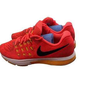 Nike Zoom Vibrant‎ Red Running Shoes.Zoom
Vomero11 size 8.5